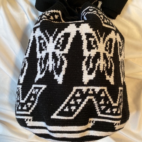 Black and White Butterfly Pattern Large Wayuu Drawstring Crossbody Mochila Bag - Picture 6 of 11